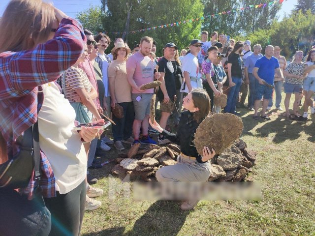 В Перми прошел ежегодный турнир по метанию коровьих лепешек