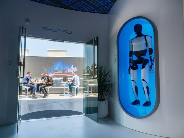 В Лос-Анджелесе открылся Tesla Diner от Илона Маска