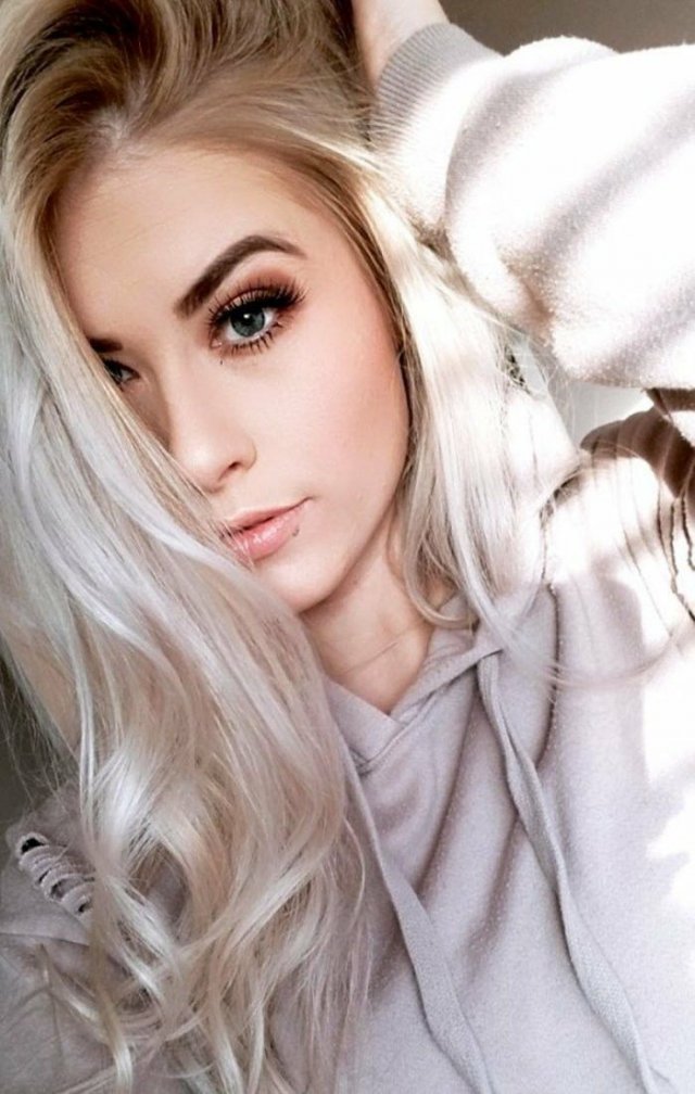 Пятничные девушки.