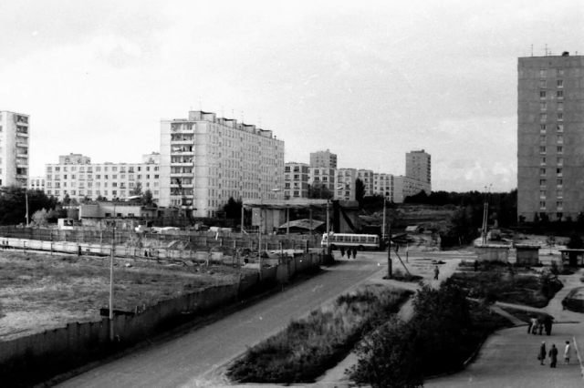Медведково, на пересечение улиц Широкая и Грекова, где идёт строительство северного вестибюля станции метро "Медведково". Медведково, на пересечение улиц Широкая и Грекова, где идёт строительство северного вестибюля станции метро "Медведково".