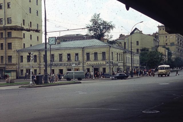 А такой в 1976 году была Самотёчная площадь. А такой в 1976 году была Самотёчная площадь.