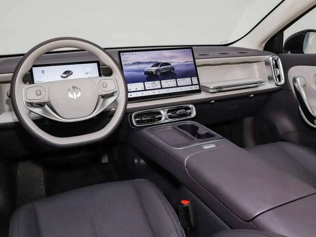 В Китае начали продавать мощный электрокар Leapmotor B01, который дешевле новой Lada Iskra