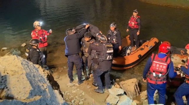 Китайский дайвер прожил 5 дней под водой, питаясь пещерной рыбой