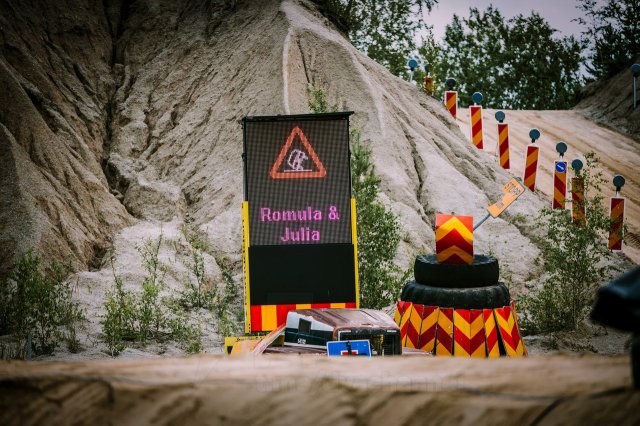 В Эстонии показали «Ромео и Джульетту» Шекспира, только вместо актёров играли… машины В Эстонии показали «Ромео и Джульетту» Шекспира, только вместо актёров играли… машины