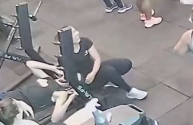 Ягодичный фейл в спортзале