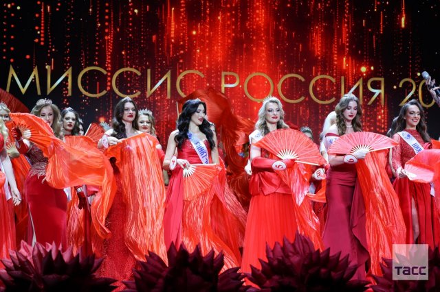 Новая &quot;Миссис Россия - 2025&quot; - 37-летняя Екатерина Семенова из Магнитогорска