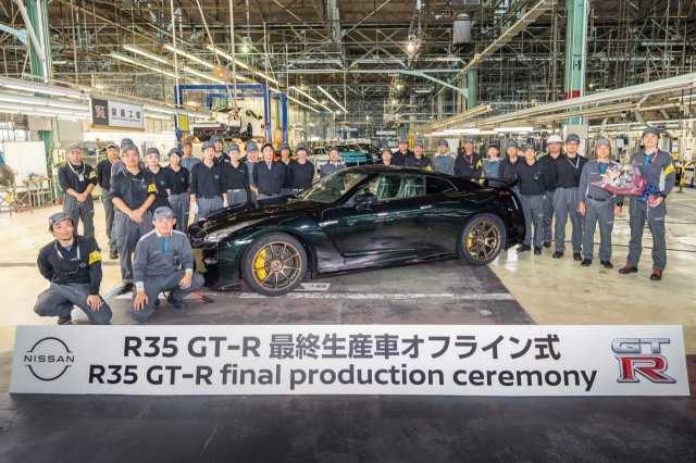 Конец эпохи — последний Nissan GT-R R35 сошёл с конвейера в Японии Конец эпохи — последний Nissan GT-R R35 сошёл с конвейера в Японии