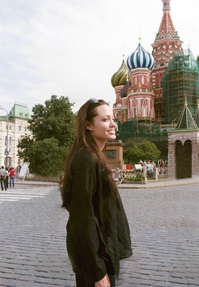 Архив дня: Анджелина Джоли в Москве 2003 год