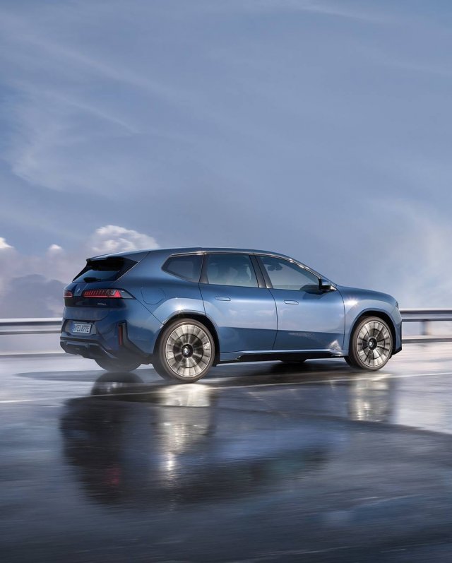 Новый BMW iX3 - первый взгляд