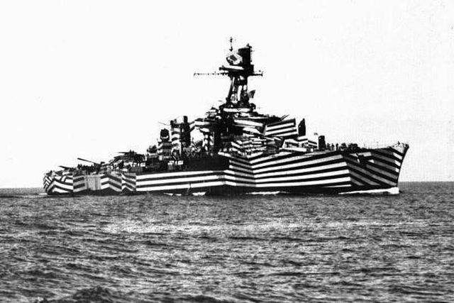 Камуфляж броненосцев 1919 года. Линии затрудняли вражеским кораблям точно определить дальность и курс  корабля.