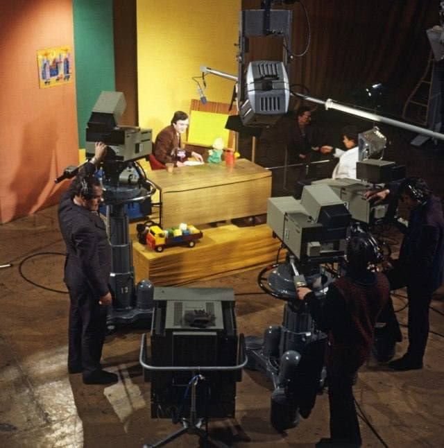 Во время записи детской телепередачи «Спокойной ночи, малыши», 1978 год