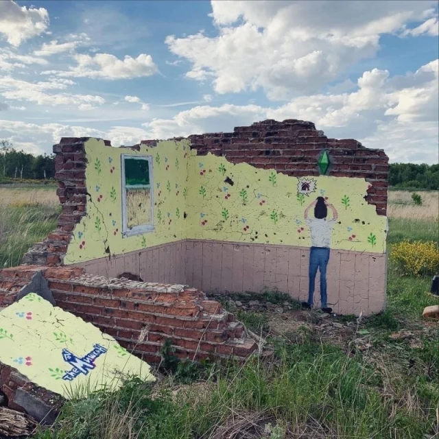 Крутые граффити от известного уличного художника Мишкин