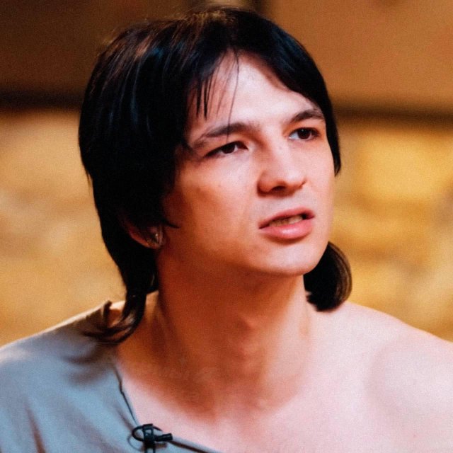 Участник &quot;голой вечеринки&quot; Васио выпал с третьего этажа в Париже - жутки кадры рэпера