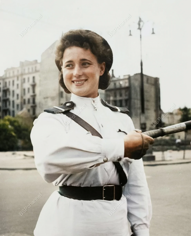 Регулировщик движения. Киев, 1947 год.