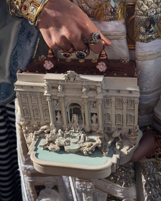 Сумка из новой кутюрной коллекции Dolce&amp;Gabbana Alta Moda F/W 2025