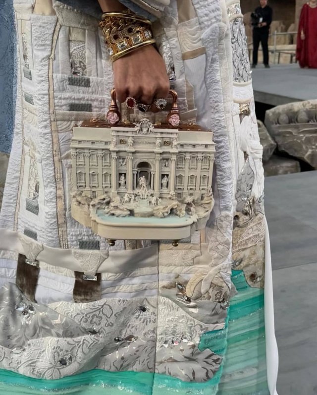 Сумка из новой кутюрной коллекции Dolce&amp;Gabbana Alta Moda F/W 2025