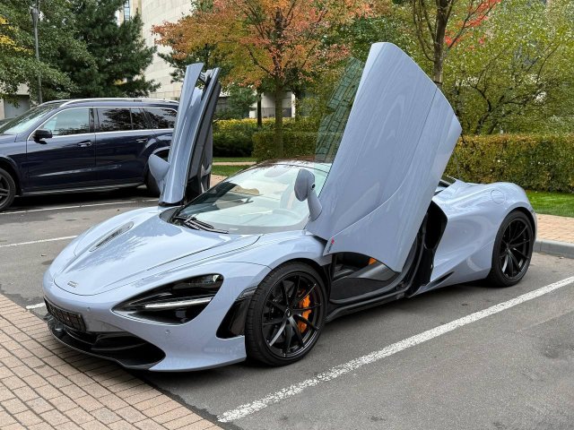 Инстасамка и Moneyken купили McLaren Spider за 30 миллионов рублей