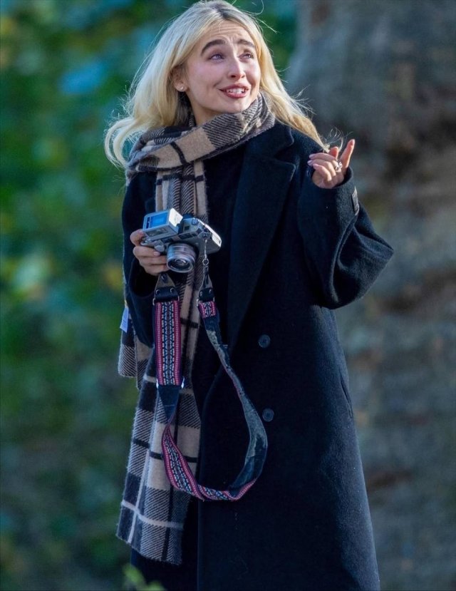 Сабрина Карпентер и осеннее настроение в Нью-Йорке