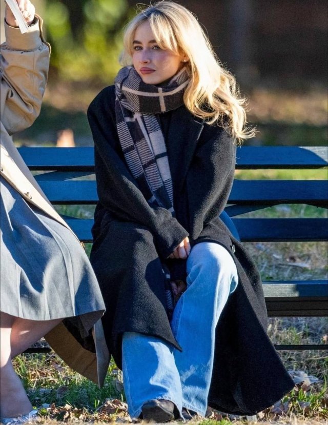 Сабрина Карпентер и осеннее настроение в Нью-Йорке