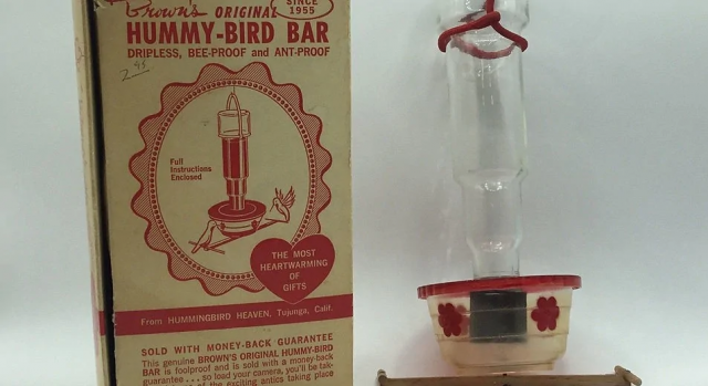 Кормушка для колибри.