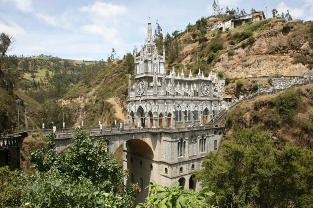 17. Церковь Лас-Лахас - базилика в Колумбии 17. Церковь Лас-Лахас - базилика в Колумбии