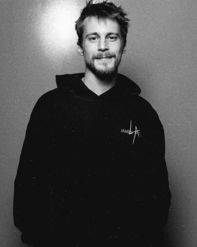 Иван Янковский отметил 35-летие: лучшие фото актера