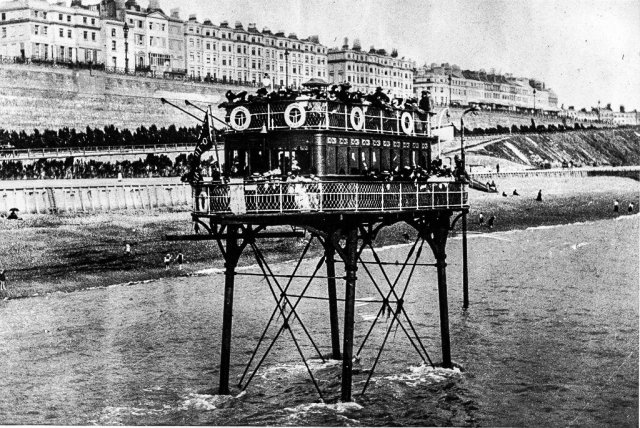 «Daddy Long Legs» — подводная железная дорога на электрической тяге, 1897 год.