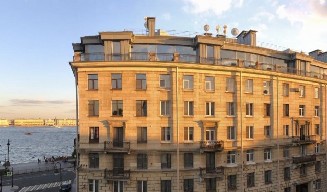 В Петербурге за 1,1 млрд продают квартиру в &quot;сталинке&quot;