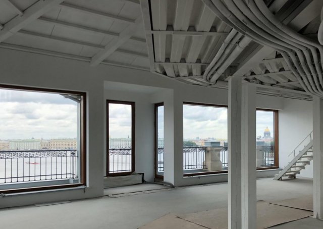 В Петербурге за 1,1 млрд продают квартиру в &quot;сталинке&quot;