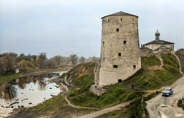 Гремячая башня. Псков, 1964 год. Гремячая башня. Псков, 1964 год.