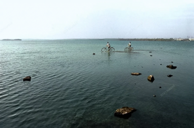 Пруд Верх-Исетский. Свердловск, 1986 год. Пруд Верх-Исетский. Свердловск, 1986 год.