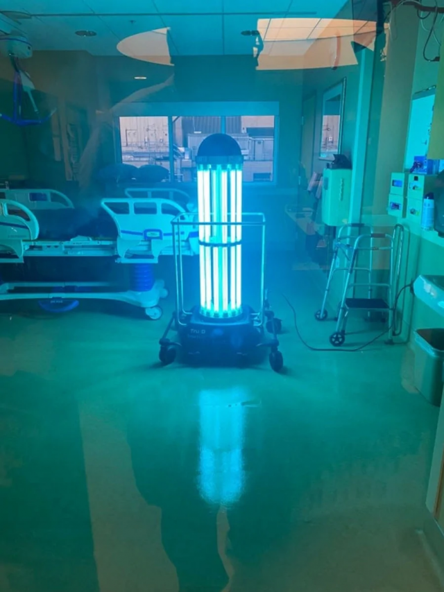 Ультрафиолетовое устройство для очистки помещений Ультрафиолетовое устройство для очистки помещений