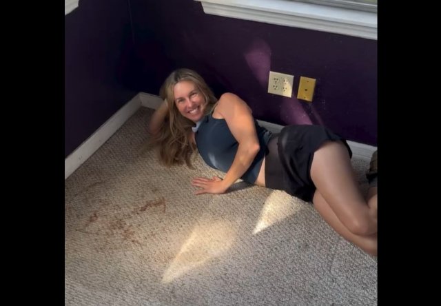 История про девушку и улей