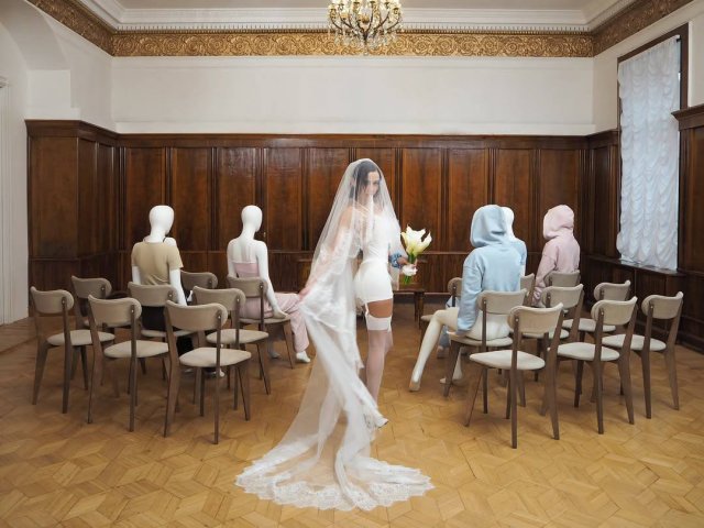 Валя Карнавал в честь дня рождения показала откровенную фотосессию