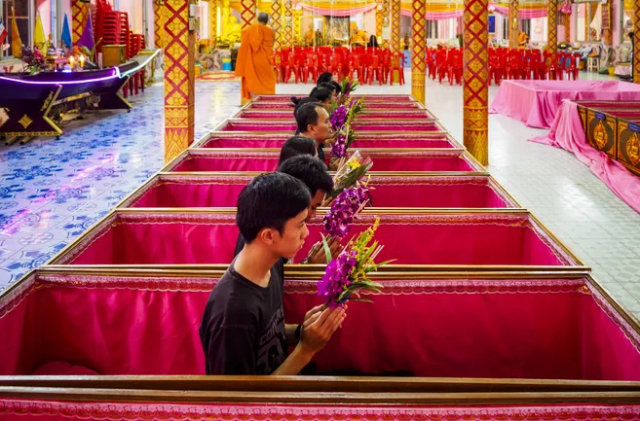 Таиланд и захоронение живых людей.