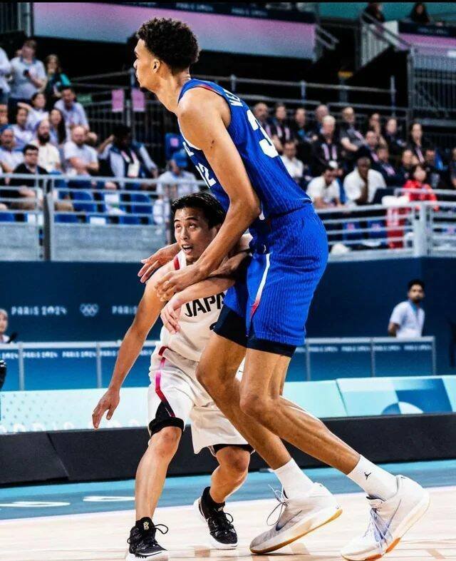 Подборка картинок. Вечерний выпуск - 12.11.2025