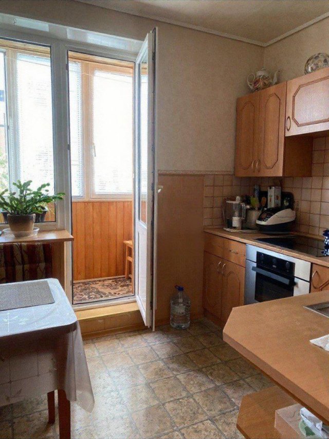 Бабка-мошенница из Питера отобрала у покупательницы квартиру и 8,5 млн рублей