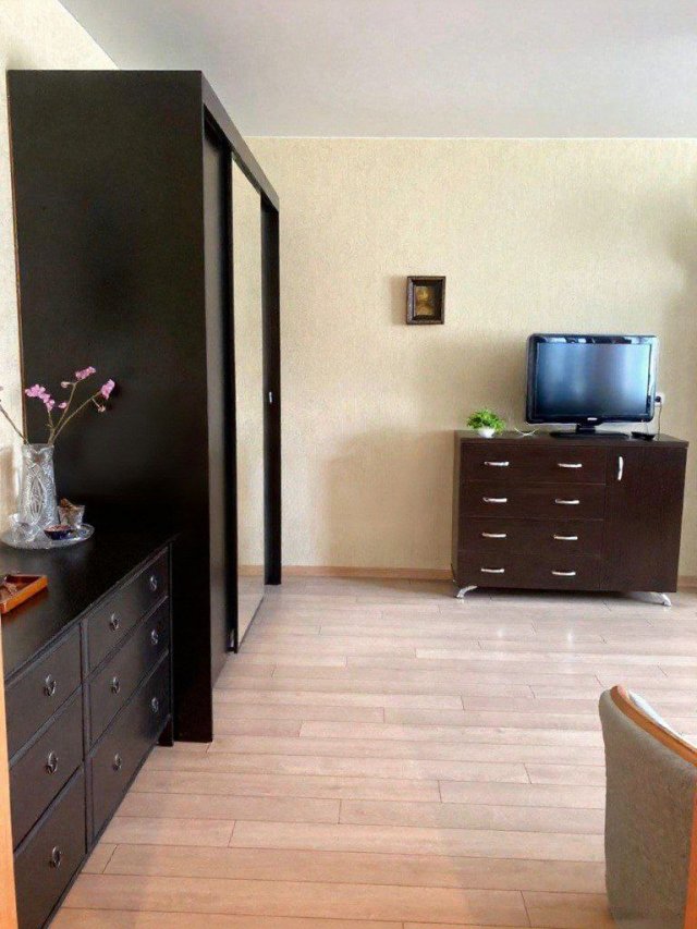 Бабка-мошенница из Питера отобрала у покупательницы квартиру и 8,5 млн рублей