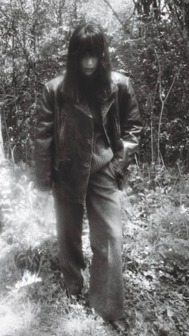 Странная фотосессия Ирины Шейк в лесу