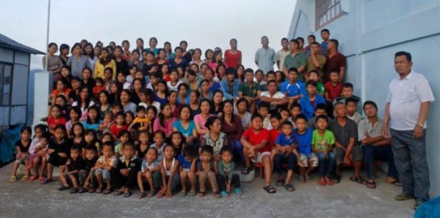 Индус стал главой самой большой семьи в мире: у него было 39 жён, 94 ребёнка и 33 внука