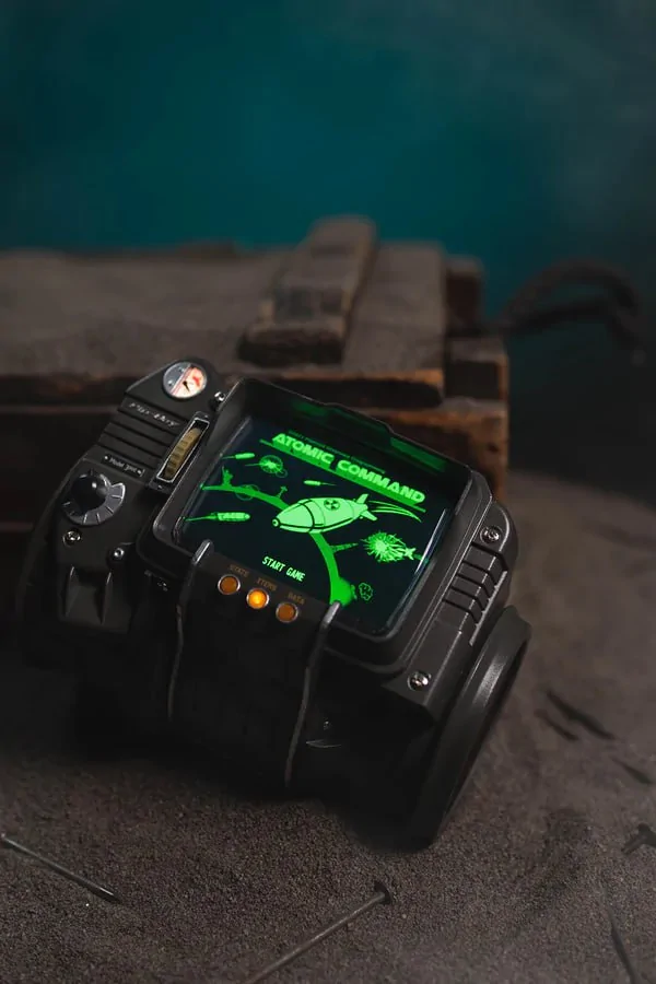 Bethesda выпустила реплику улучшенного Pip-Boy 3000 Bethesda выпустила реплику улучшенного Pip-Boy 3000
