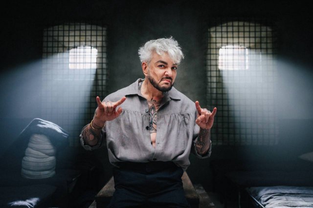 Филипп Киркоров снялся в ремейке новогоднего фильма «Невероятные приключения Шурика»