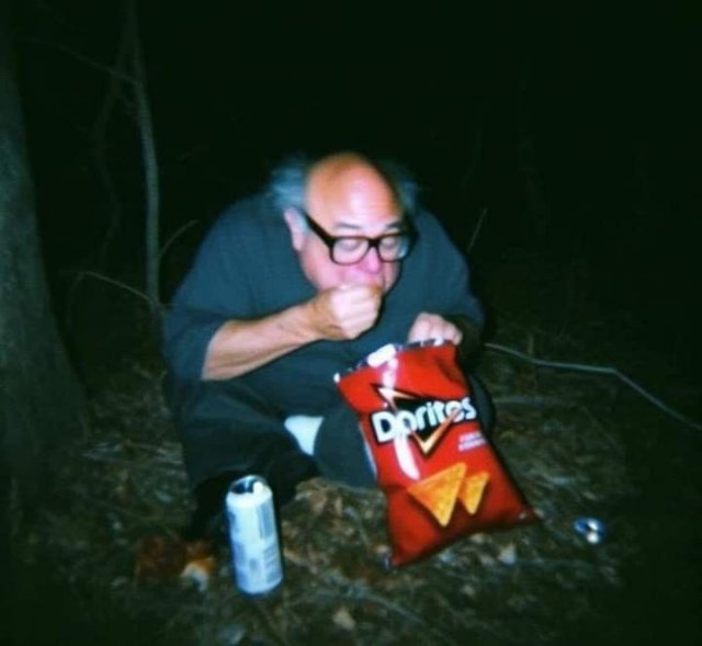 Денни ДеВито отмечает 81-летие: яркие фото актера