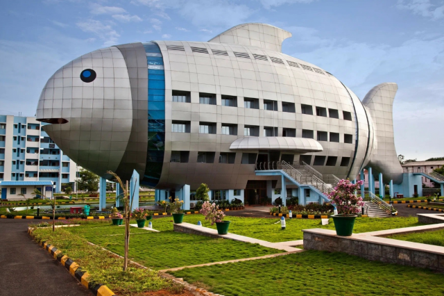 Дом-рыба в Индии