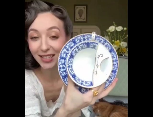 Чашка для усача