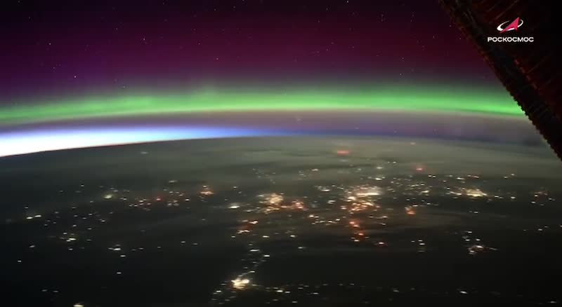Северное сияние с высоты 400 км над Землей
