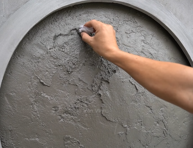 Удивительная скульптура луны из цемента