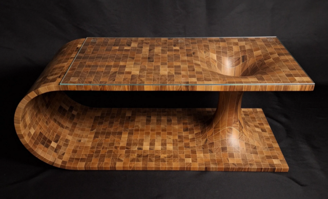 Интересный стол с черной дырой