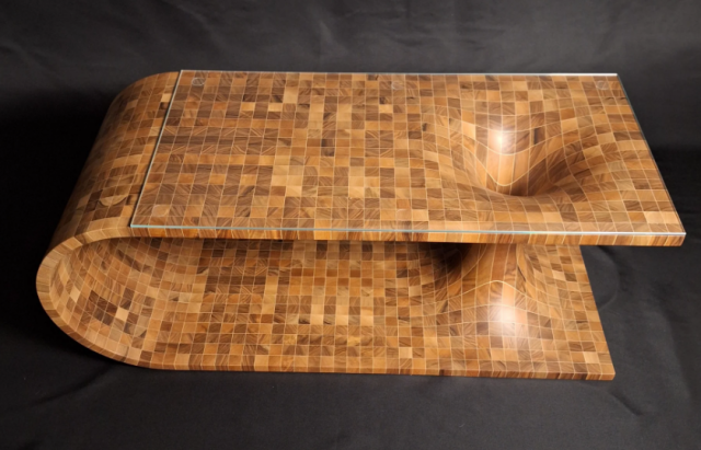 Интересный стол с черной дырой