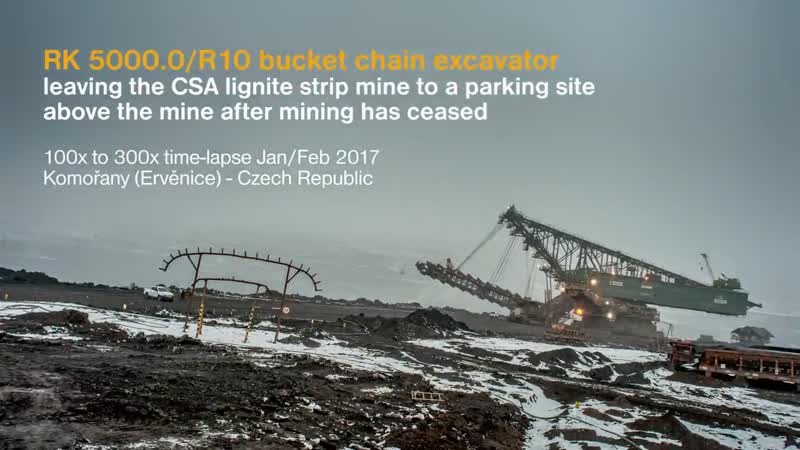 Таймлапс ходьбы огромного экскаватора.